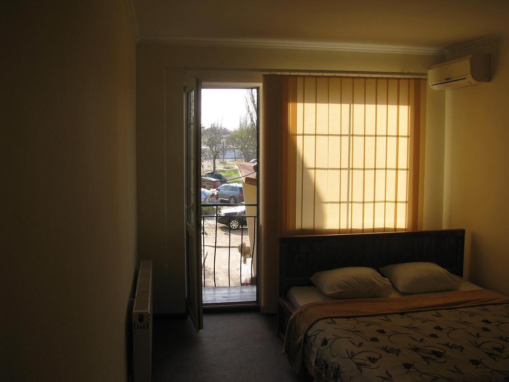 Cowboy Hotel Odesa Habitación foto