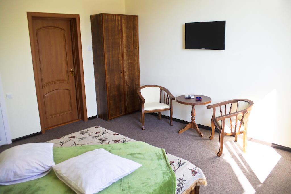 Cowboy Hotel Odesa Habitación foto