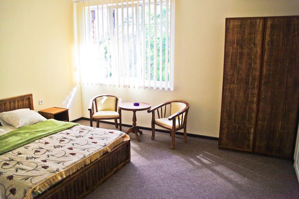 Cowboy Hotel Odesa Habitación foto